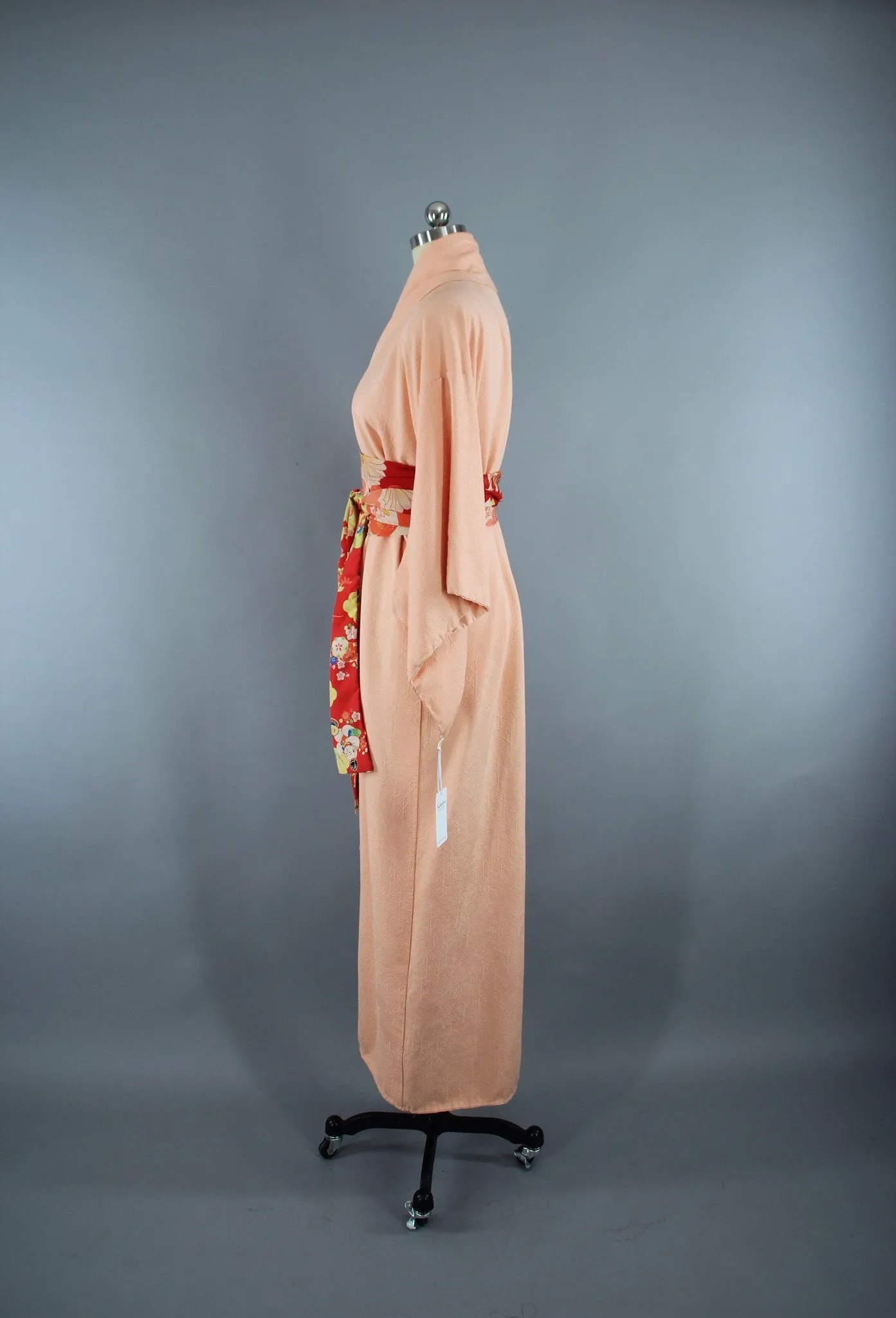 1950s Vintage Silk Kimono Robe in Pastel Peach with Woven Trees