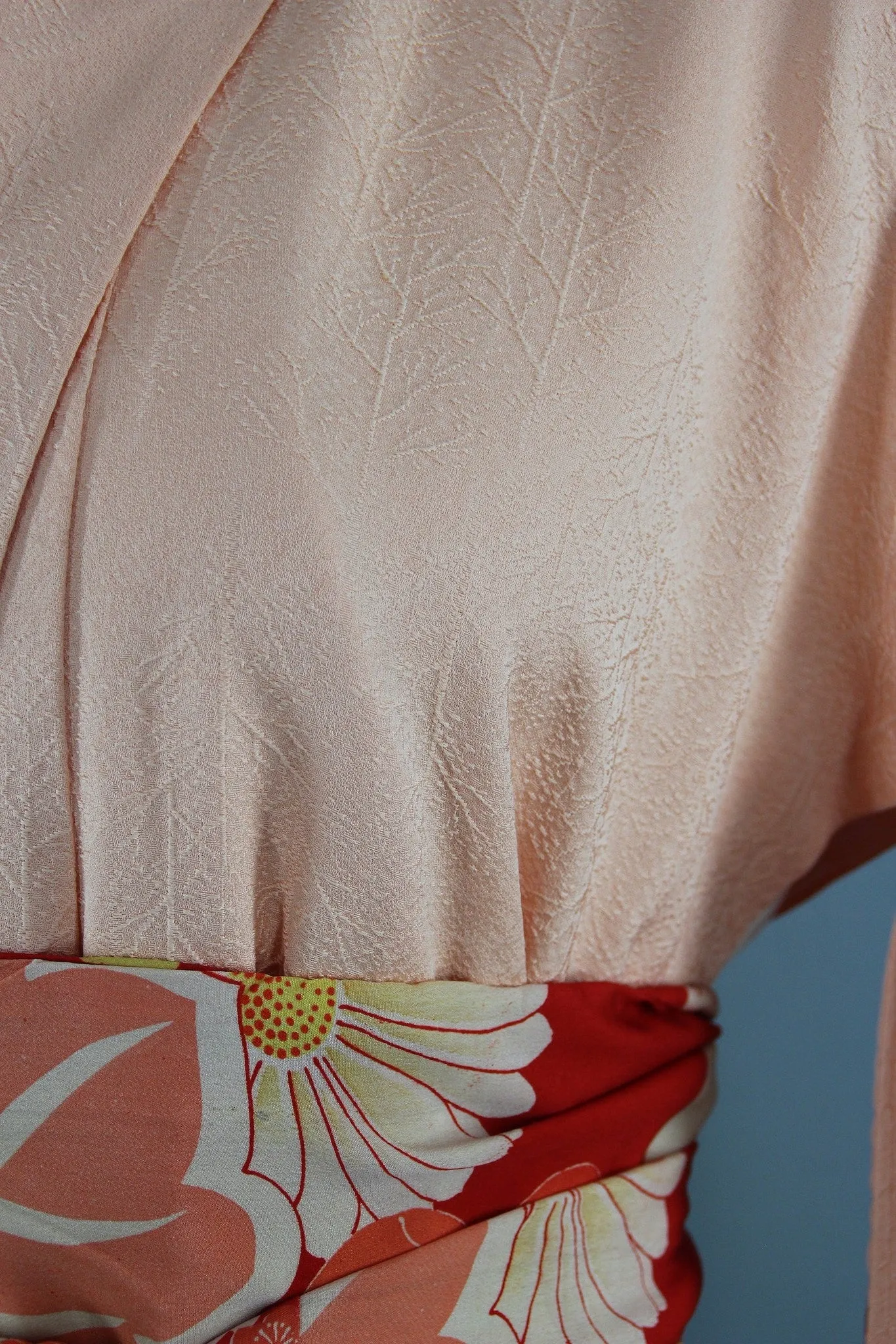 1950s Vintage Silk Kimono Robe in Pastel Peach with Woven Trees