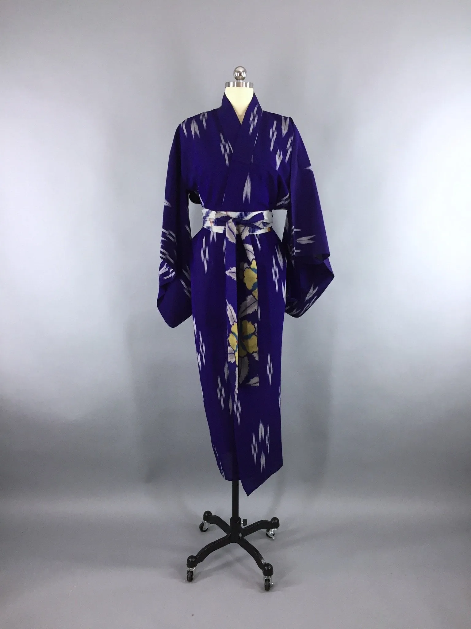 Vintage 1940s Silk Kimono Robe / Blue Purple Ikat Silk Gauze