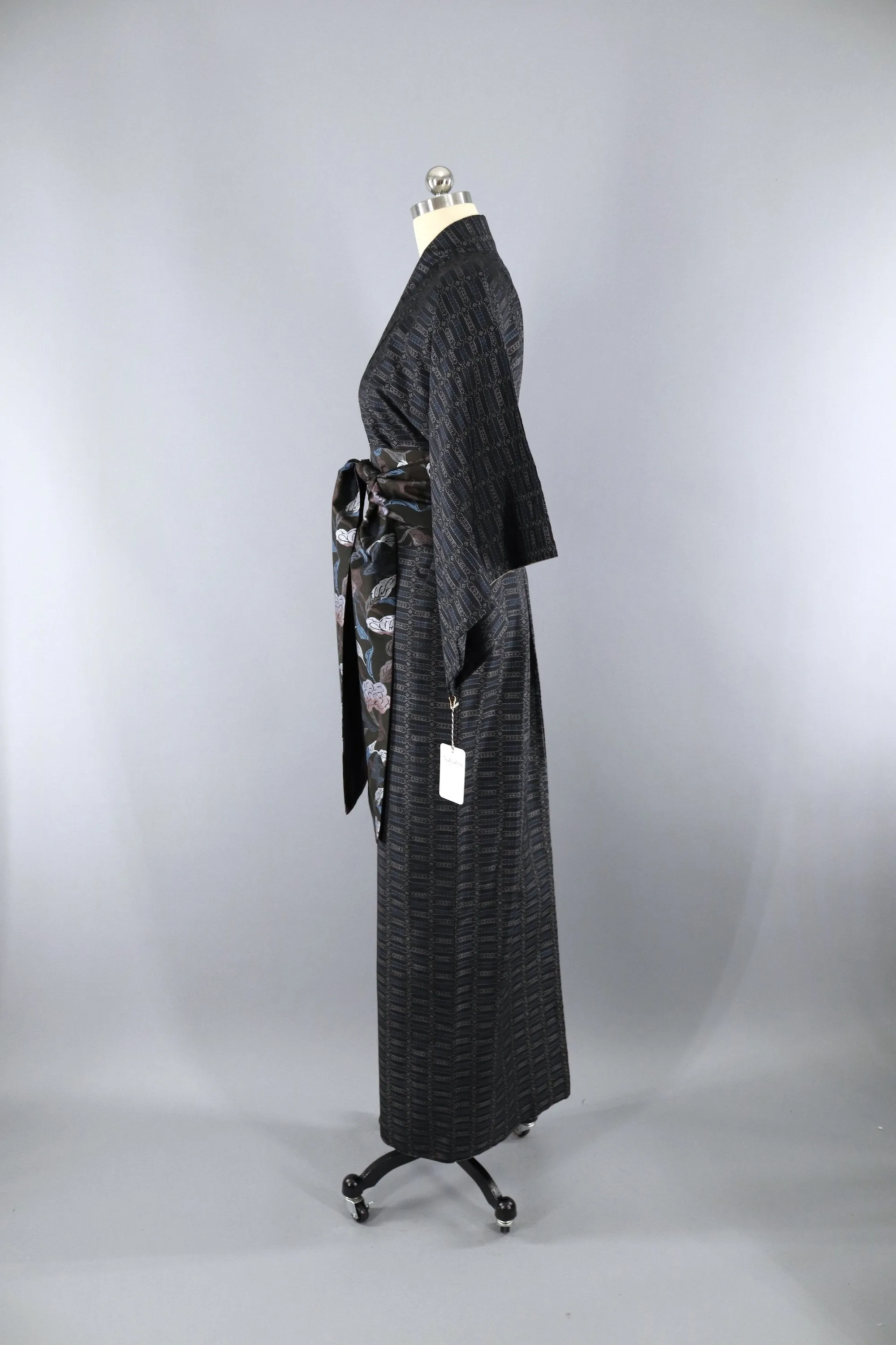Vintage 1950s Silk Kimono Robe / Blue & Black Dotted Ikat