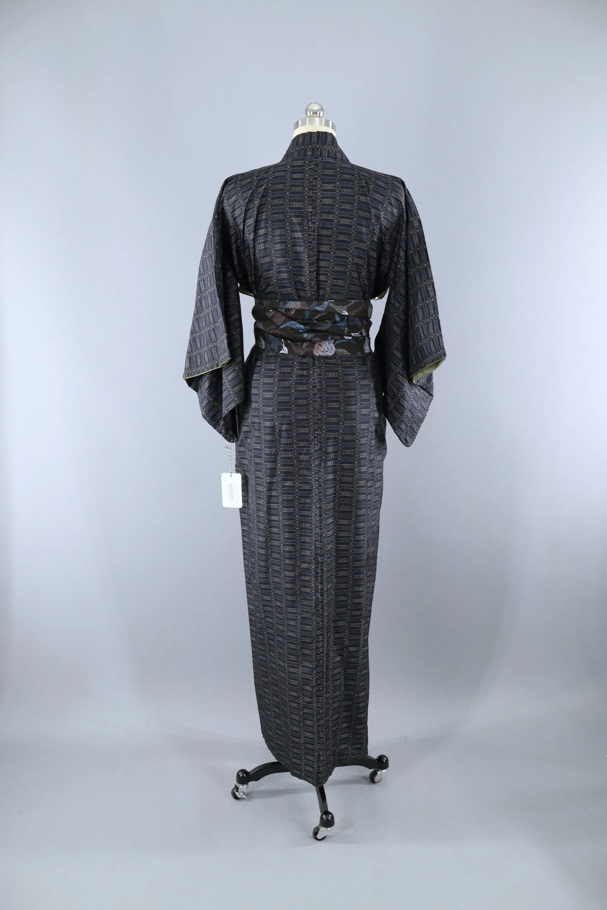 Vintage 1950s Silk Kimono Robe / Blue & Black Dotted Ikat
